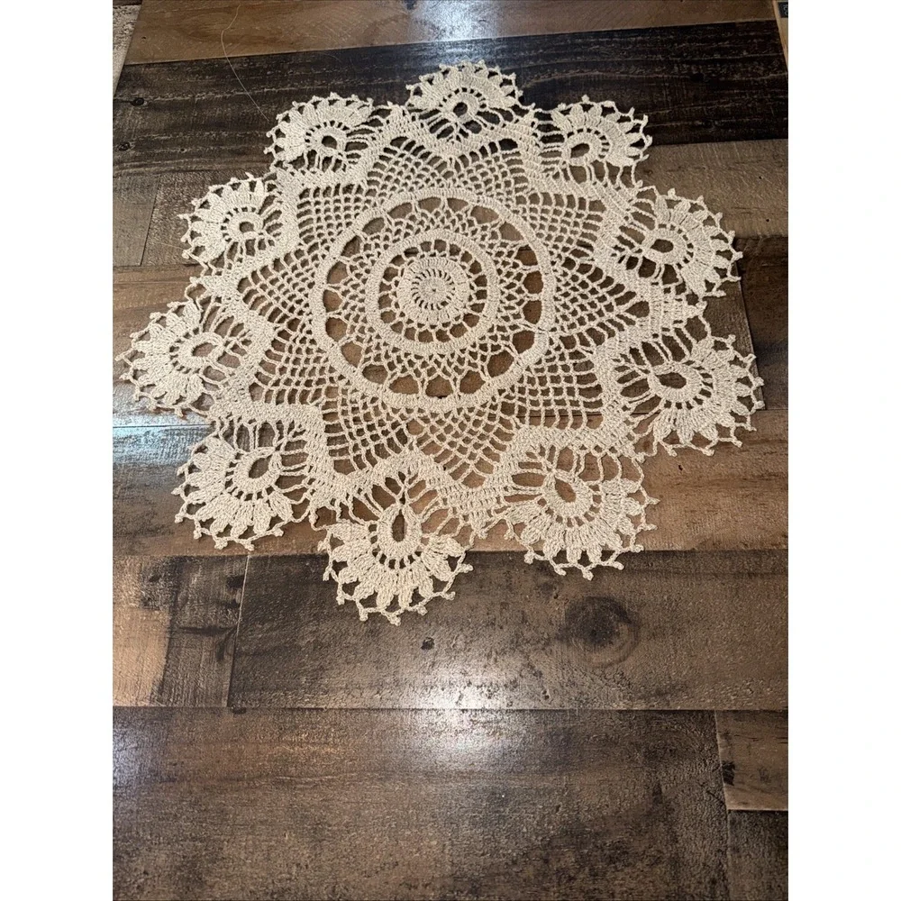 Vintage Handmade Crochet Doily Cream Cotton Lace Gold Round Table Topper Mat 19